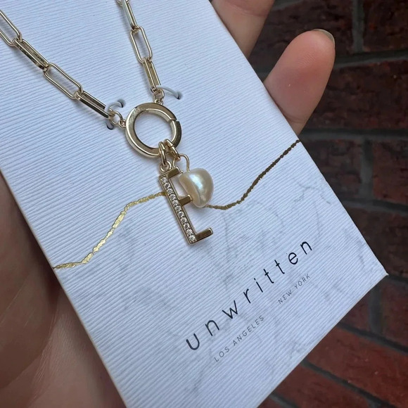 Initial E Gold Chain Charm Pearl Necklace - Picture 5 of 6